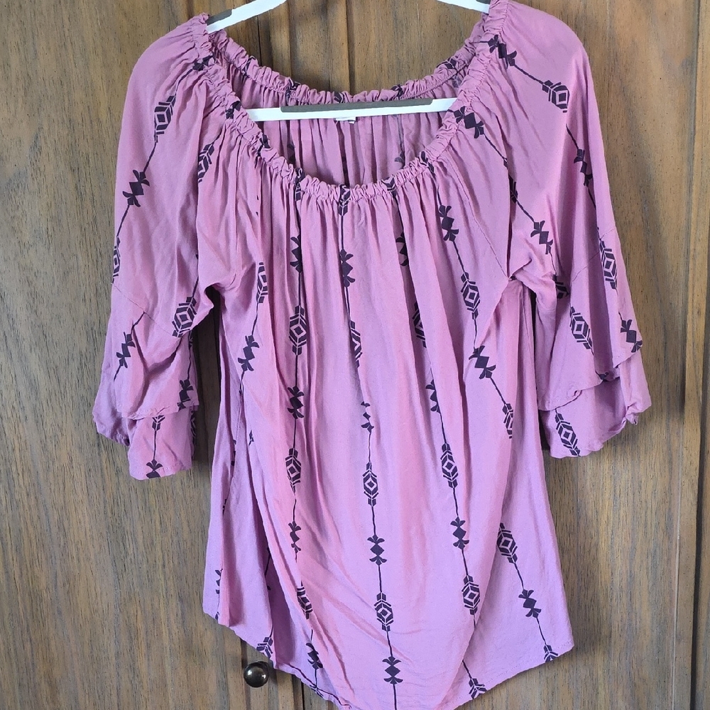 Lascana top, size 12, flowly sleeves, pinched neckline